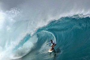 Peselancar Dunia Taklukkan Keganasan Pesisir Barat di Surfing Internasional Krui Pro 2017