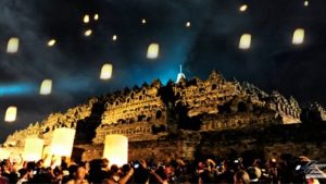 Yuk Nikmati Atraksi Pelepasan Lampion di Borobudur