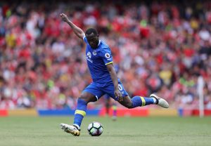 Lihat Ukuran Sepatu Lukaku, Juan Mata Terkejut.. Ini Nomornya….