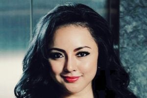 Janda Farhat Abbas Ingin Jadi ABG Lagi