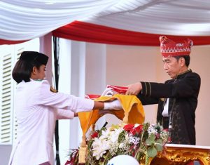 Cerita Jokowi Bingung Mau Ambil Baki atau Bendera, Akhirnya Dibisik Ruth Cheline