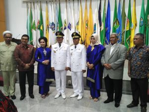 Tangis Haru Warnai Pelantikan Bupati dan Wakil Bupati Buton