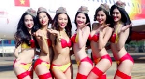 Maskapai Penerbangan dengan Pramugari Berbikini Resmi Masuk Indonesia