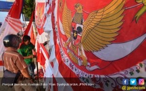 Penjual Bendera Ditipu Pembeli Pakai Amplop Isi Kertas