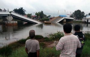 Baru Dua Tahun Berfungsi, Jembatan di Kalsel Senilai Rp 17 M Ambruk