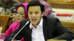 Resmi! Moreno Soeprapto dan Noorani Sukardi Jadi Pasangan Suami Istri