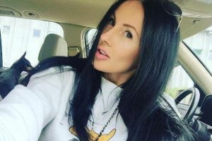 Ngebut Pakai Busana Mini, Selebgram Tewas Nyusruk Pembatas Jalan