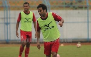 Dengar Usulan Suporter, MU Coret Pemain Maroko Ini dan Rekrut Thiago