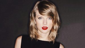 Penyanyi Bad Blood Terbukti Remas Bokong Taylor Swift