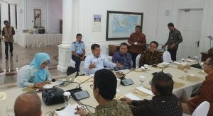 Dikabarkan Sakit, Nih Wapres JK Lagi Rapat Bersama Rektor Unhas
