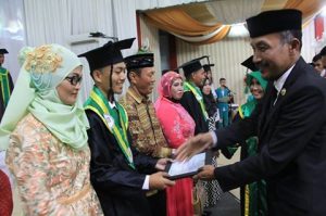 Bupati Luwu: Predikat “Cumlaude” Saja Tidak Cukup