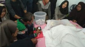 Tunggu Anak dan Istri dari Jakarta, Anci Laricci Dikebumikan Besok
