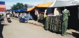 Hanya di Parepare Seragam Militer Singapura Dijual Bebas