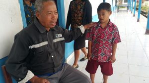 Kepala SLB Ini Menangis Muridnya Dibantu Susu