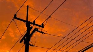 Diprediksi Beban Puncak Listrik Natal dan Tahun Baru Menurun