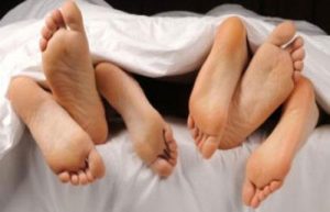 Usai Jual Temannya, Farida Ikut Bercinta Layani ….