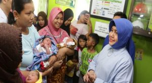 Lahir Pas HUT Makassar, Puluhan Bayi Diberi Hadiah