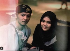 Keluarga Bongkar Sifat Asli Rina Nose Setelah Lepas Jilbab