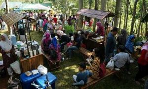 Pedagang Jangan Coba-coba Timbun Sembako