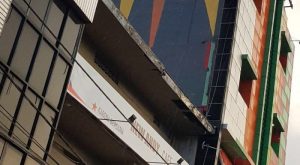 Warga Penasaran Corak Hotel di Makassar Ini Mirip Alexis