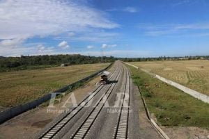 Tak Kunjung Dibayar, Warga Pagar Lahan Kereta Api