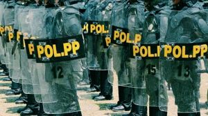 Ubah Pakai Gaya Persuasi, Satpol PP Malah Disemprot PKL