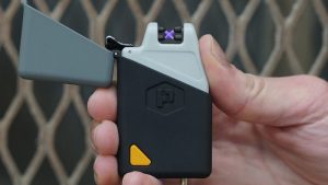 Sparkr Mini, Pematik Tanpa Api yang Bisa Di-charge Ulang