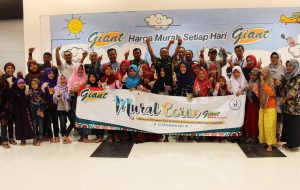 Giant Asah Kreativitas Anak Melalui Mural Ceria