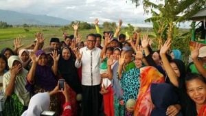Akhir Pekan, Nurdin Abdullah Sempatkan Dengan Curhat Petani Holtikultura