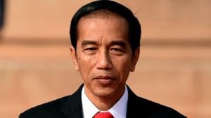 Airlangga Rangkap Jabatan, Jokowi Rendahkan Martabat Sendiri