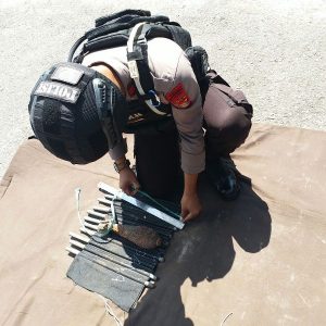 Cangkul Bom Aktif, Juwanto Lari ke Kantor Polisi