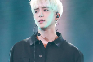Ratapi Kematian Jonghyun SHINee, Ratusan Shawol Padati Kedubes Korsel
