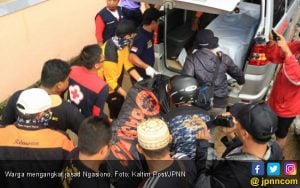 Ponakan Kaget Lihat Paman Bersujud, Ternyata Sudah Meninggal
