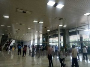 Jakarta Diguncang Gempa, Penghuni Gedung DPR Berhamburan Keluar