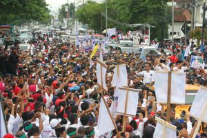Usai Mendaftar di KPU, IYL-Cakka Sapa Ratusan Ribu Massa