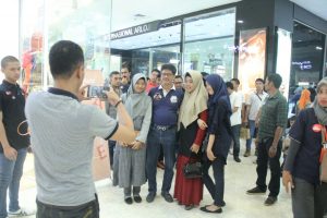 Usai Nonton Film Silariang, Pengunjung Rebutan Selfie Bareng IYL-Cakka