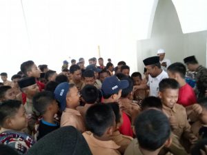 Buktikan Laporan Bawahan, Cakka Shalat Jumat di Sekolah