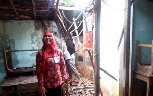 Atap Dapur Sekolah Ambrol, Siswa Berhamburan Keluar Kelas