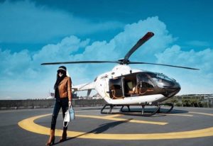 Naik Jet Pribadi, Inul Daratista dan Syahrini Saling Sindir?
