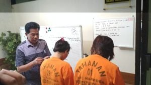 Polisi Ciduk Karyawan Kafe Pengedar Narkoba