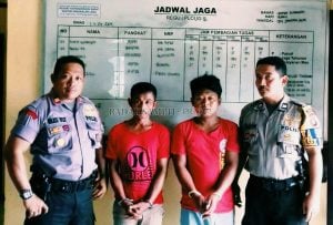 Kelihatan Bego, Tapi Aslinya Dua Pemuda ini Pengedar Licik