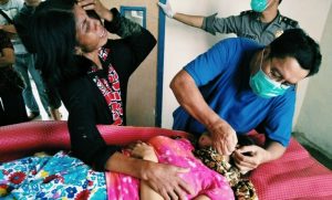 Suami Terlambat Urus Kartu Keluarga, Istri Gantung Diri