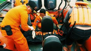Terseret Arus Sungai, Satu ABK Jatuh, Satu Pekerja Masih Hilang