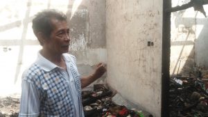 Terobos Api, Kakek di Makassar Nyaris Terpanggang Dalam Kamar
