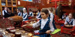 Anak-anak Rusia Tempuh 45 Kilometer demi Belajar Gamelan