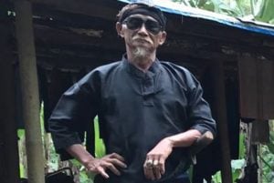 Romansa Engkong Dola, Nikahi 98 Janda dan Tangguh di Ranjang