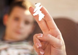 Ibu Isap Ganja Dekat Anak, Bayi Usia 8 Minggu Ikut Teler