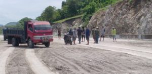 Tuding Pemerintah Dituding Serobot Lahan, Warga Sidrap Blokir Jalan Lingkar