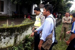 Balita yang Hilang di Depan Rumah Diduga Terseret Arus Selokan