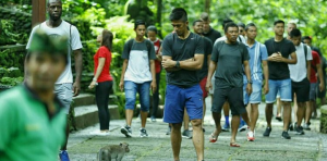 Libur Latihan, Pemain PSM Makassar Kunjungi Hutan Monyet